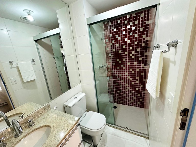 Studio com 32m² a 40m da Av. Dr. Chucri Zaidan