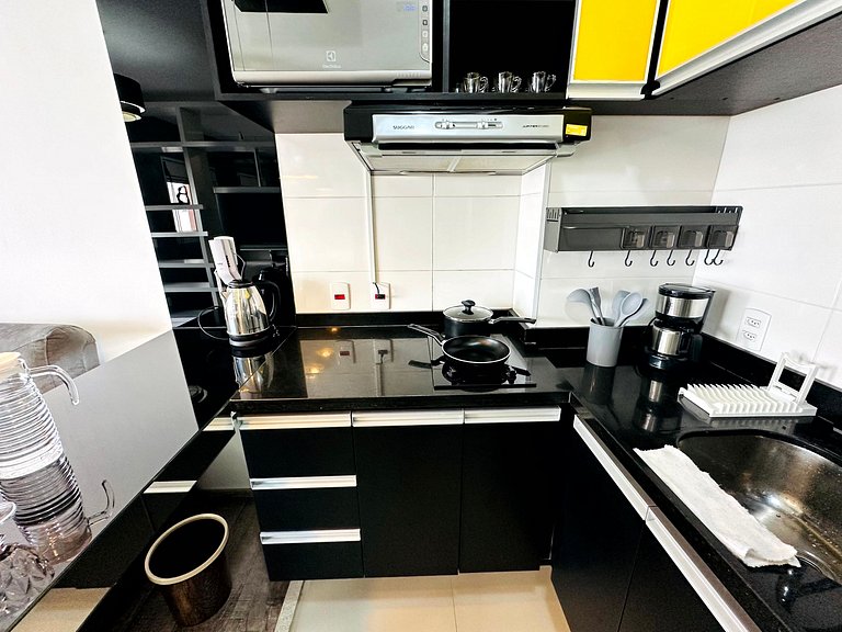 Studio com 32m² a 40m da Av. Dr. Chucri Zaidan