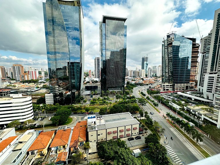Studio com 32m² a 40m da Av. Dr. Chucri Zaidan