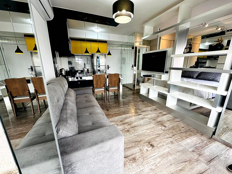 Studio com 32m² a 40m da Av. Dr. Chucri Zaidan