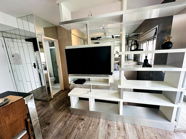Studio com 32m² a 40m da Av. Dr. Chucri Zaidan